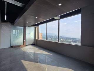 Venta o Alquiler de Oficina en Europlaza zona 14 - Image 5