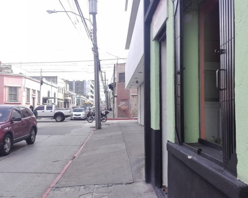 Local/bodega comercial de renta en zona 1