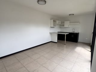 Casa en renta en residencial Senderos del comendador - 2