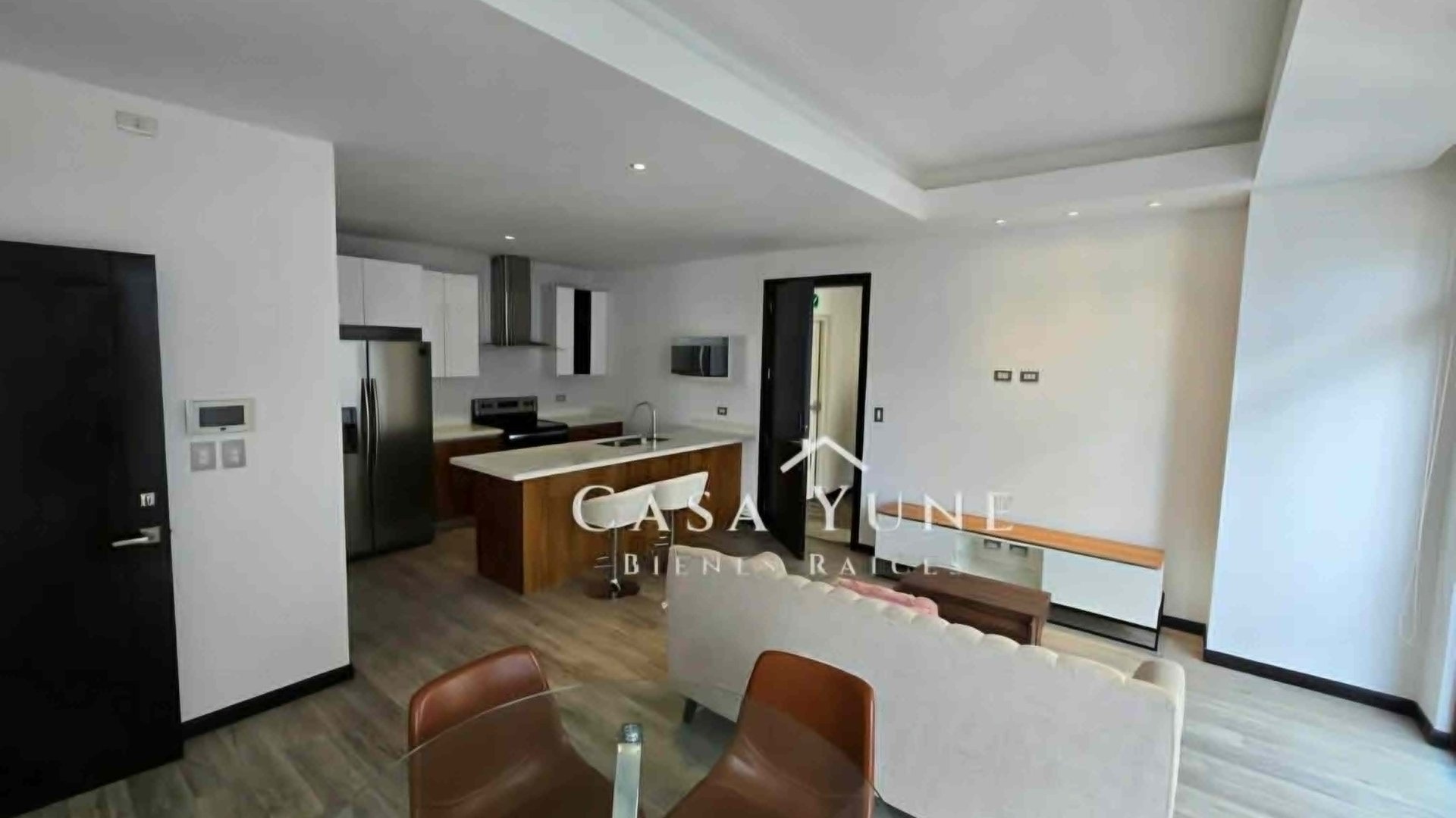 Apartamento en renta zona 16 Lirios Cayala Amueblado