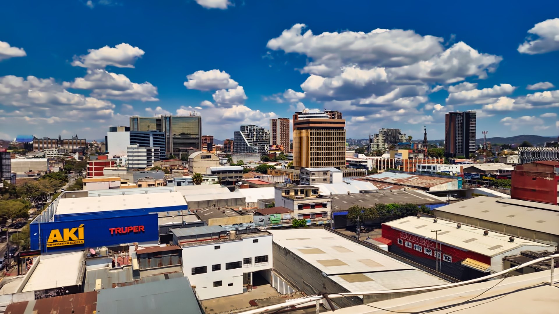 Edificio en venta | Zona 9, frente a Transmetro - Miniatura 14