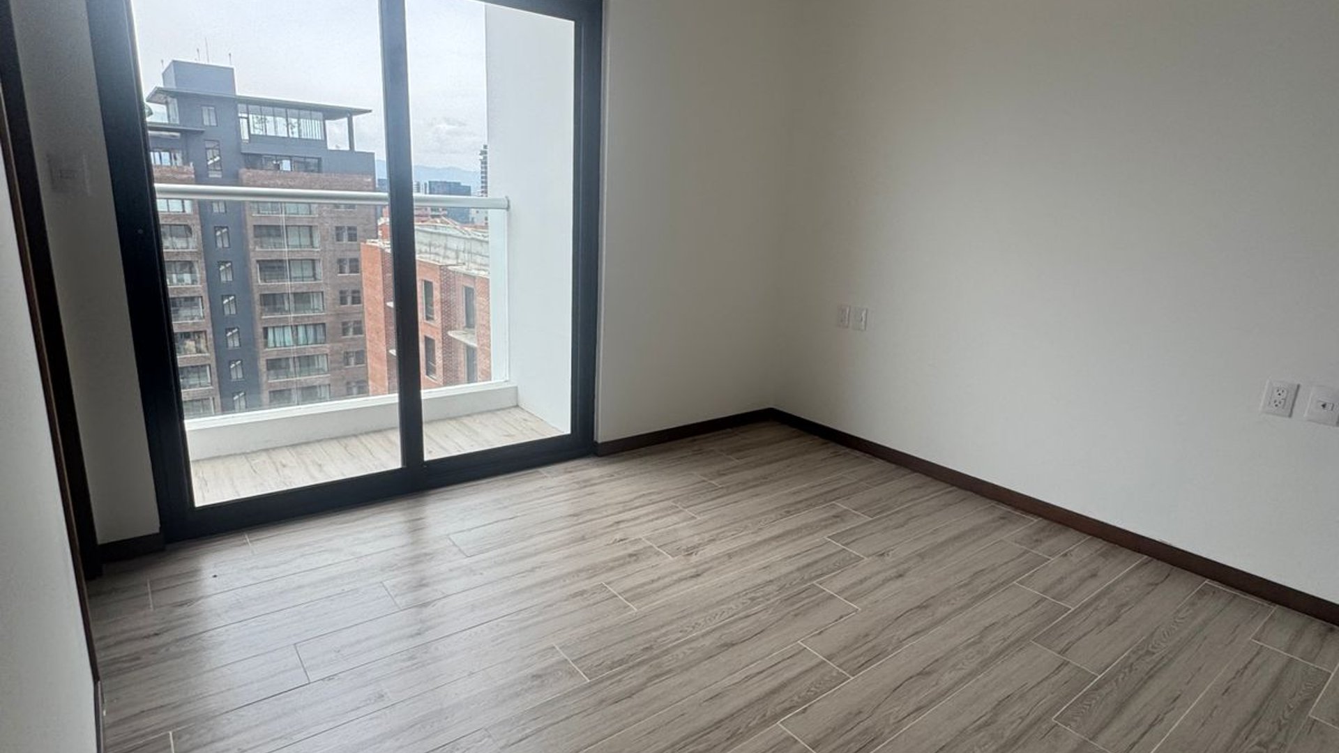 Apartamento en Venta  Edificio Neo 2, Zona 10 Ref-6034 - Miniatura 10