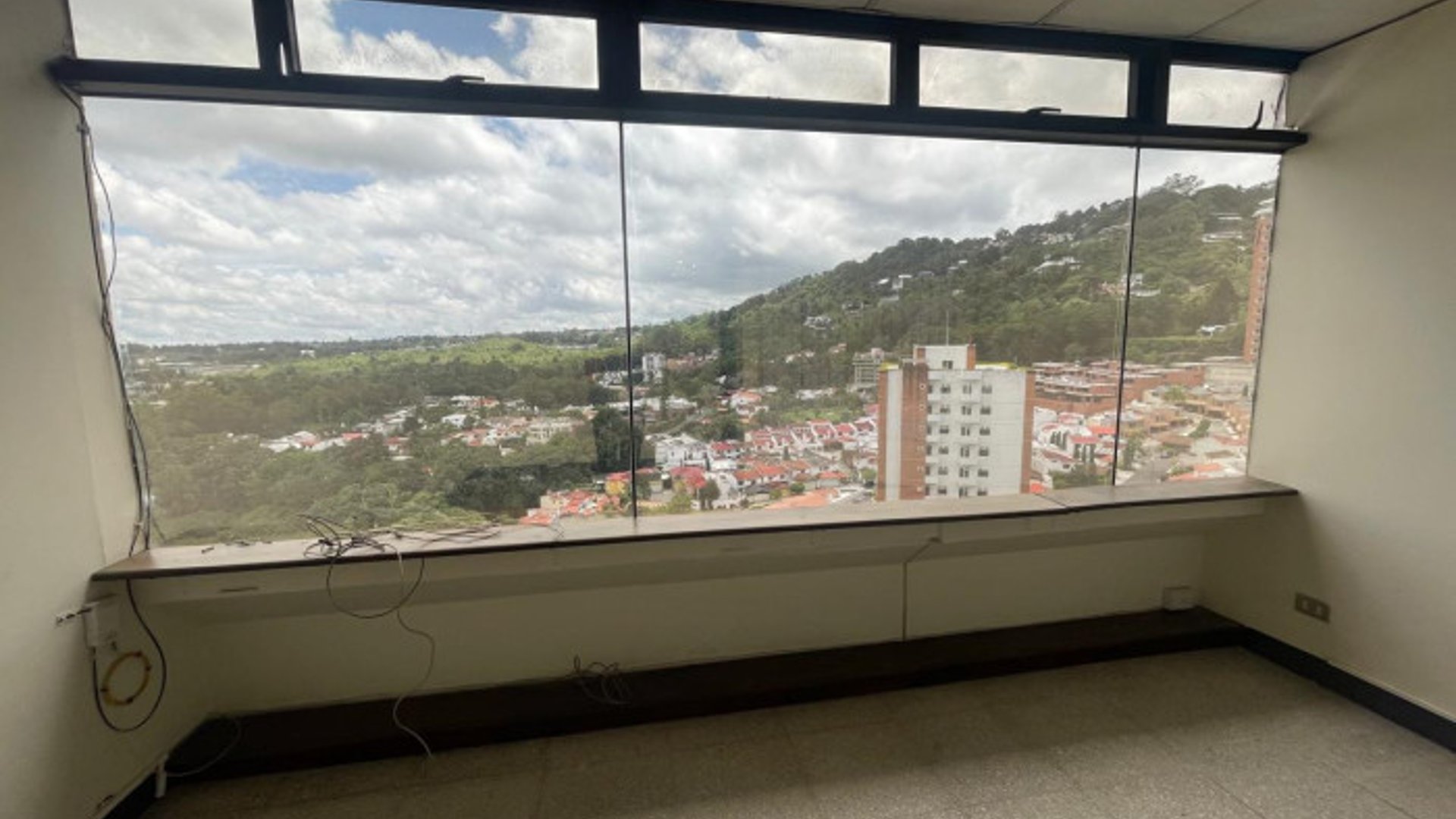 Clinica Medica en Renta en Edificio Medico Zona 15 - Miniatura 4
