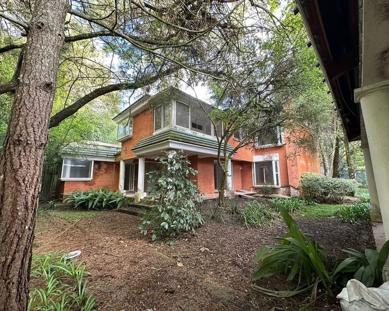 LAS CUMBRES / CASA en venta, zona 16