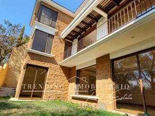 House for Sale Encinos de Cayalá, Zona 16 | 5 Bedrooms + 6 Parking Spaces - Image 1