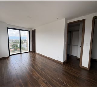 Apartamento en venta de 3 habitaciones con piscina en Z15 Ref-5313