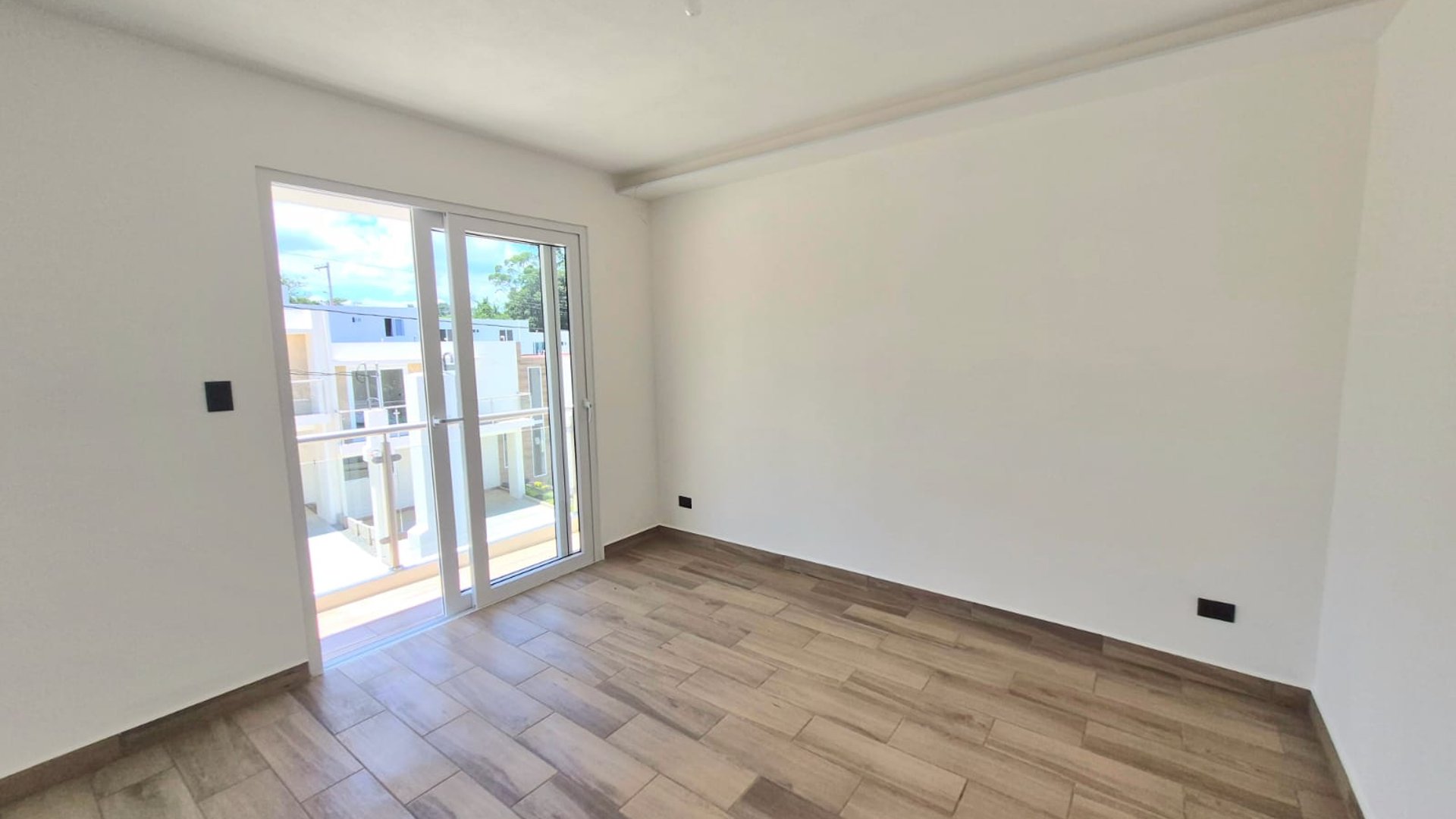 RENTA Casa NUEVA Condominio Santa Elena Km 25.7 Santa Elena Barillas - Miniatura 7