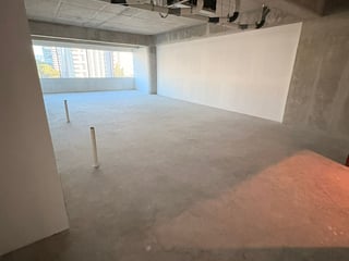 Alquiler de oficinas sobre avenida reforma zona 9 - 5