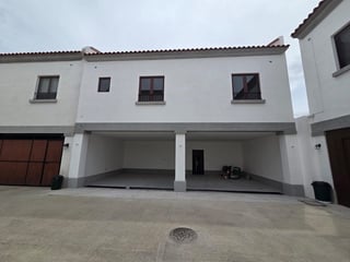 Casa de Lujo para Estrenar en Venta – reserva de cayala, zona 16 - 2