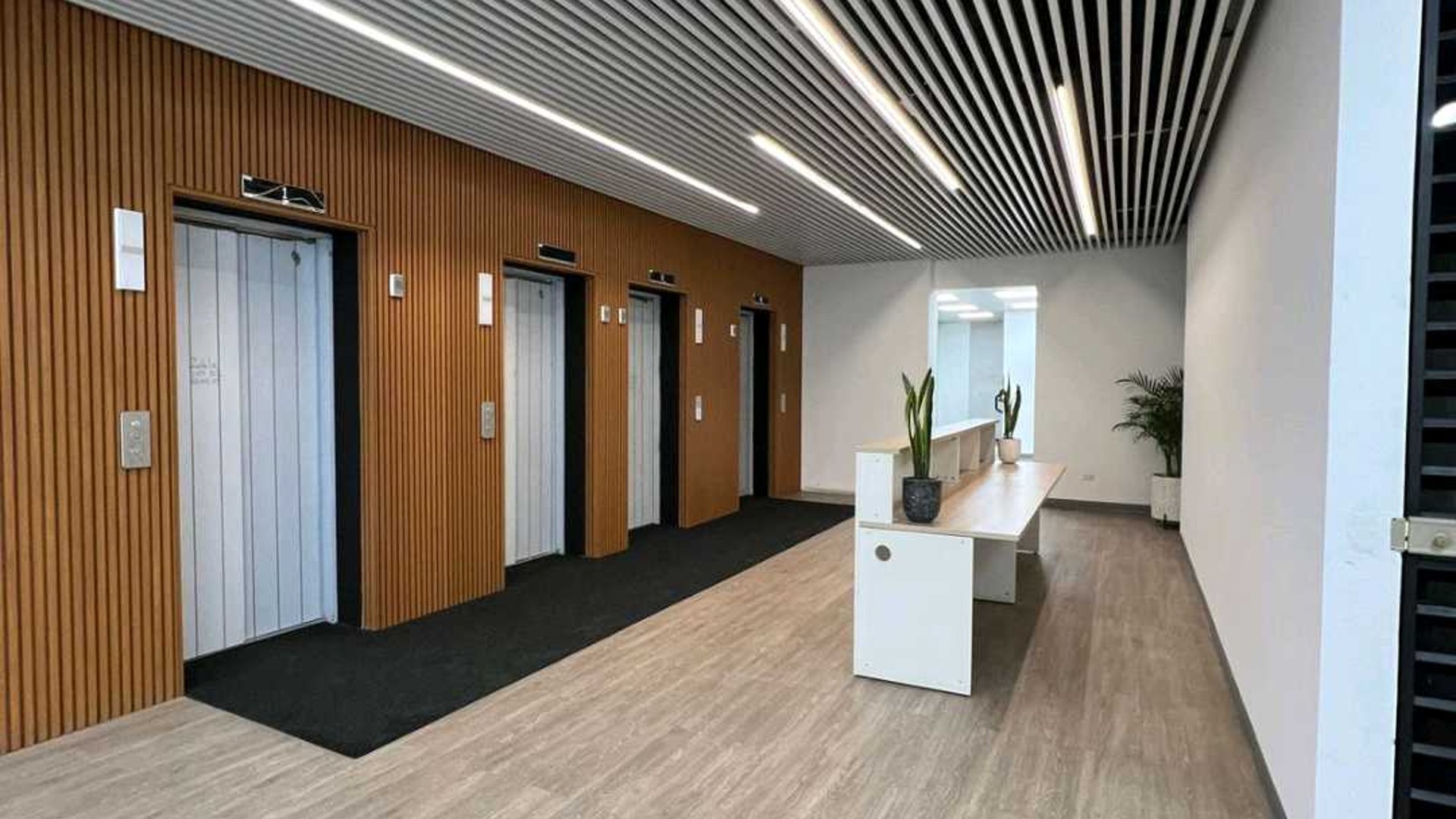 Alquiler o venta en Edificio de 8 niveles con 9000mts - Miniatura 3