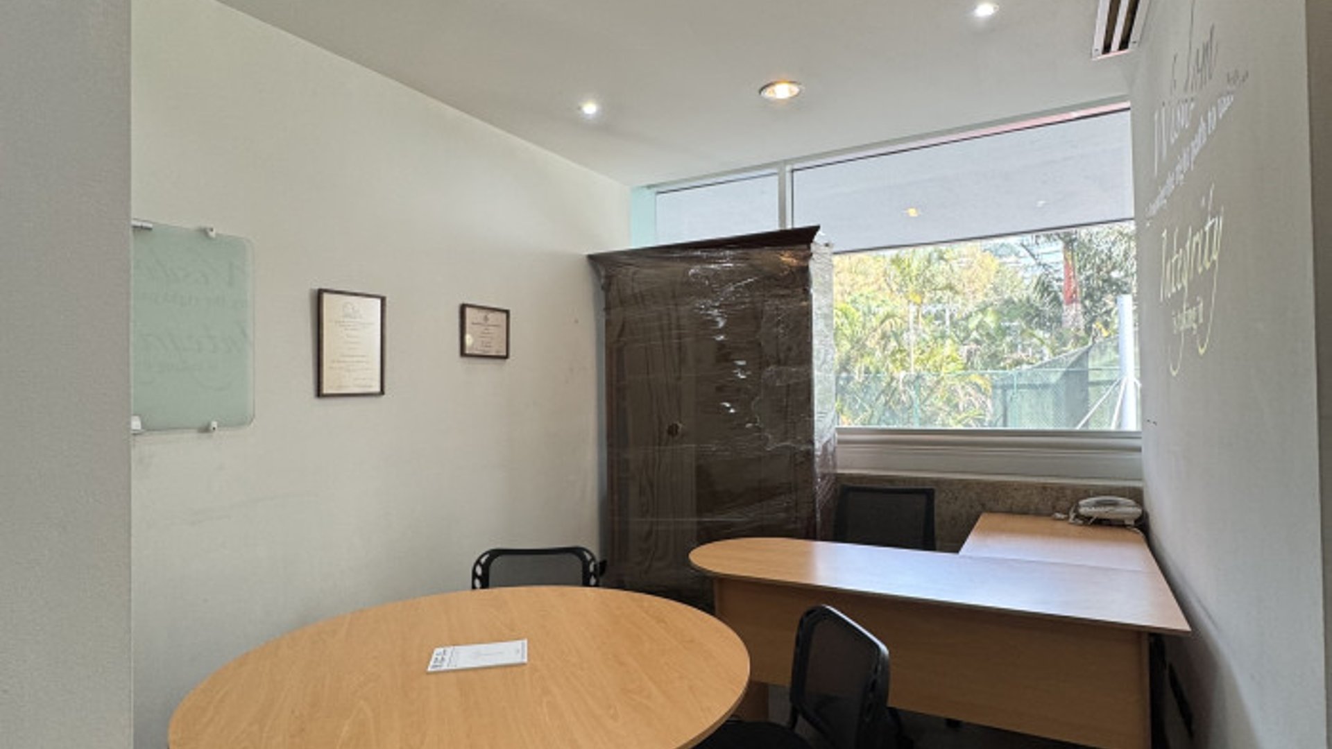 Oficina en Renta y venta Zona 15 Edificio Avante - Miniatura 3
