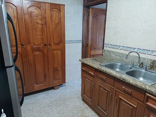 Casa Semi-Amueblada en Renta – Boulevard Vista Hermosa, Zona 15 - 5
