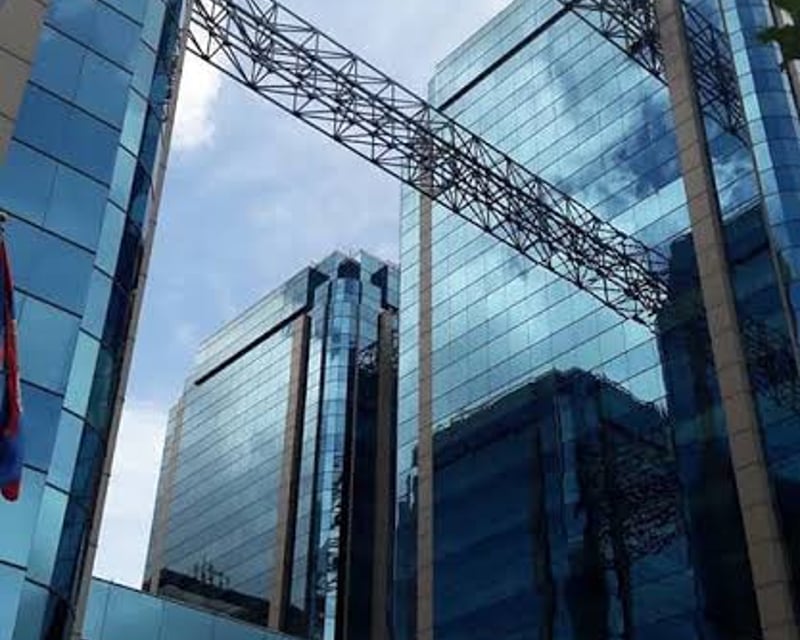 📍 OFICINA REMODELADA EN VENTA –  6 AMBIENTES | EUROPLAZA | ZONA 14