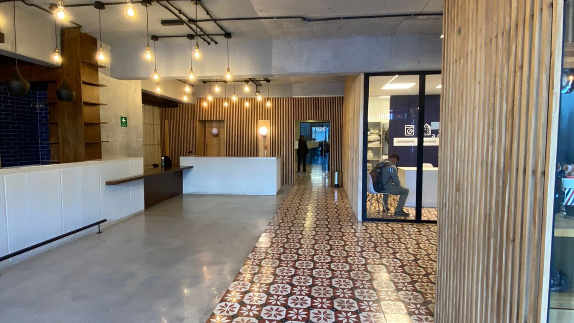 APARTAMENTO EN EDIFICIO GRANAT ZONA 4 - Miniatura 17
