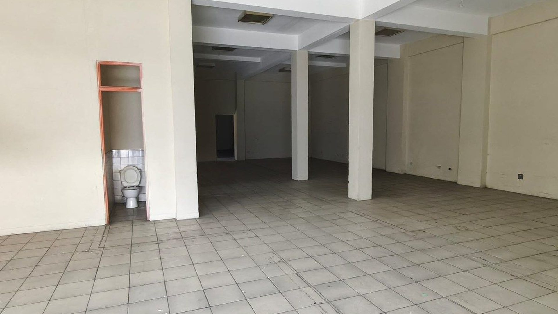 Bodega en Renta - Sobre Calzada Aguilar Batres Zona 12 - Miniatura 17