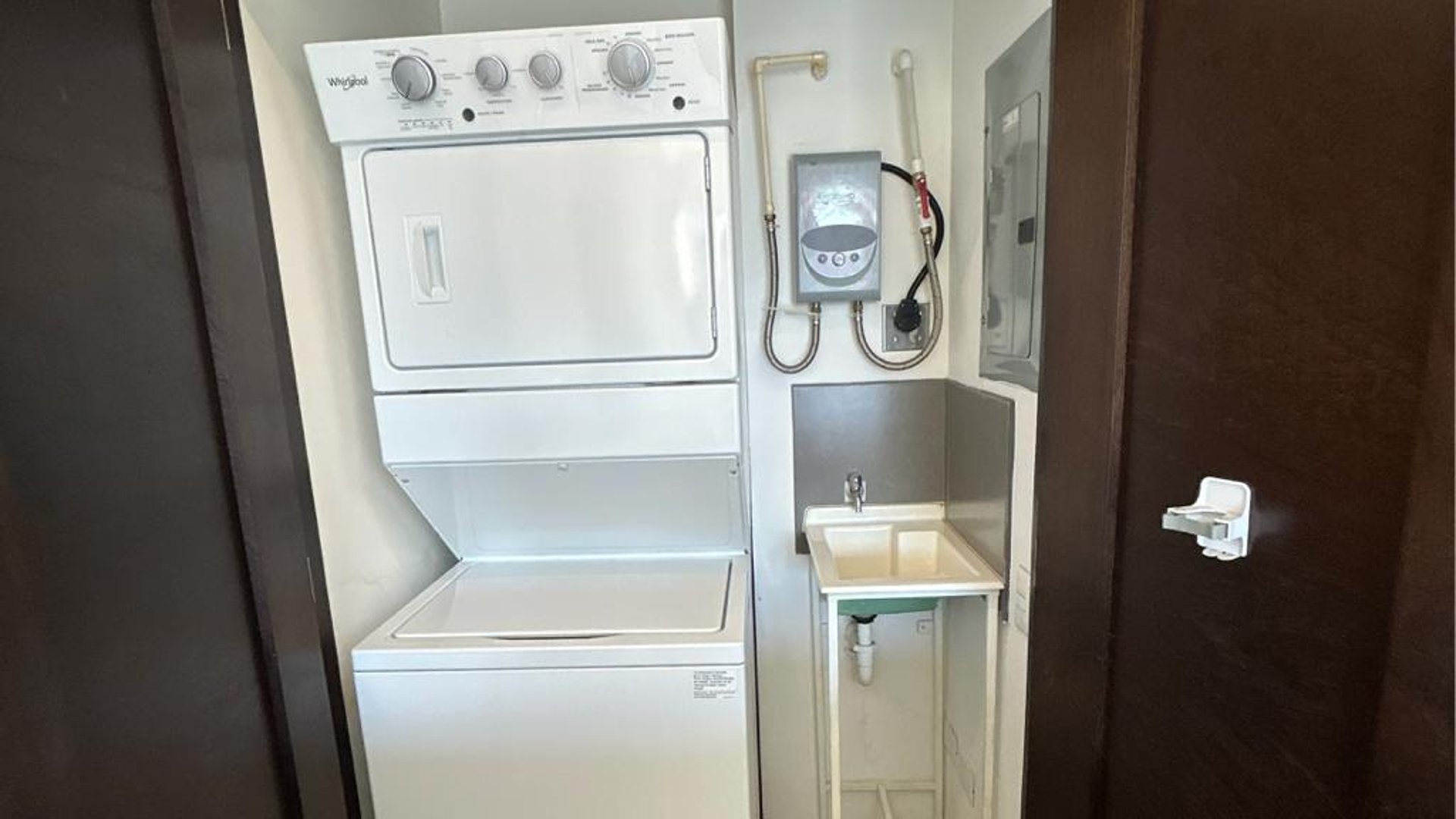 Apartamento en renta Con Linea Blanca en zona 14 - Miniatura 9