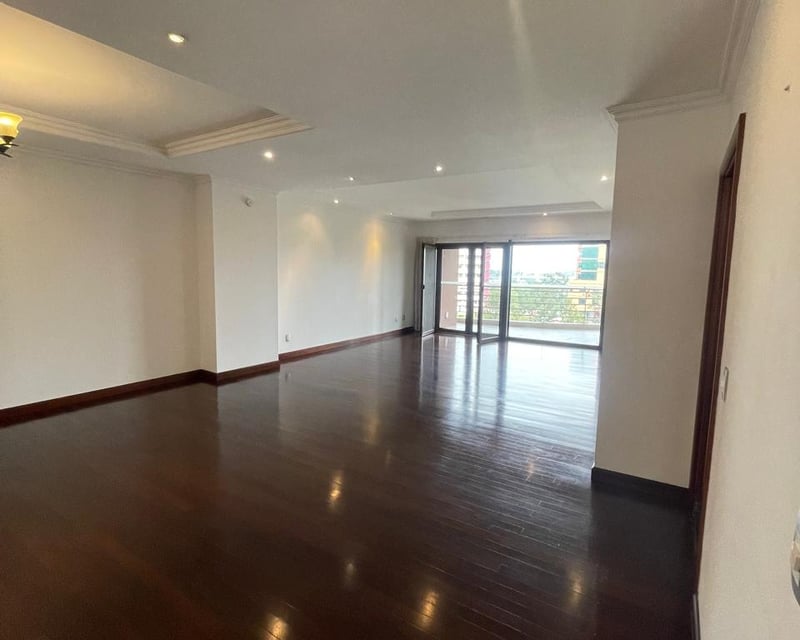 Apartamento en renta zona 14 / Tadeus