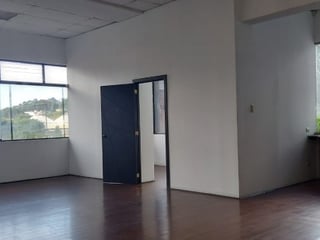 Local amplio en renta en Carretera a El Salvador - Image 4