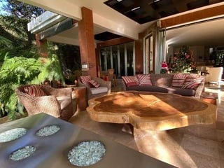 Residencia de Lujo en Venta en Encinos de Cayalá – Zona 16 - Image 1