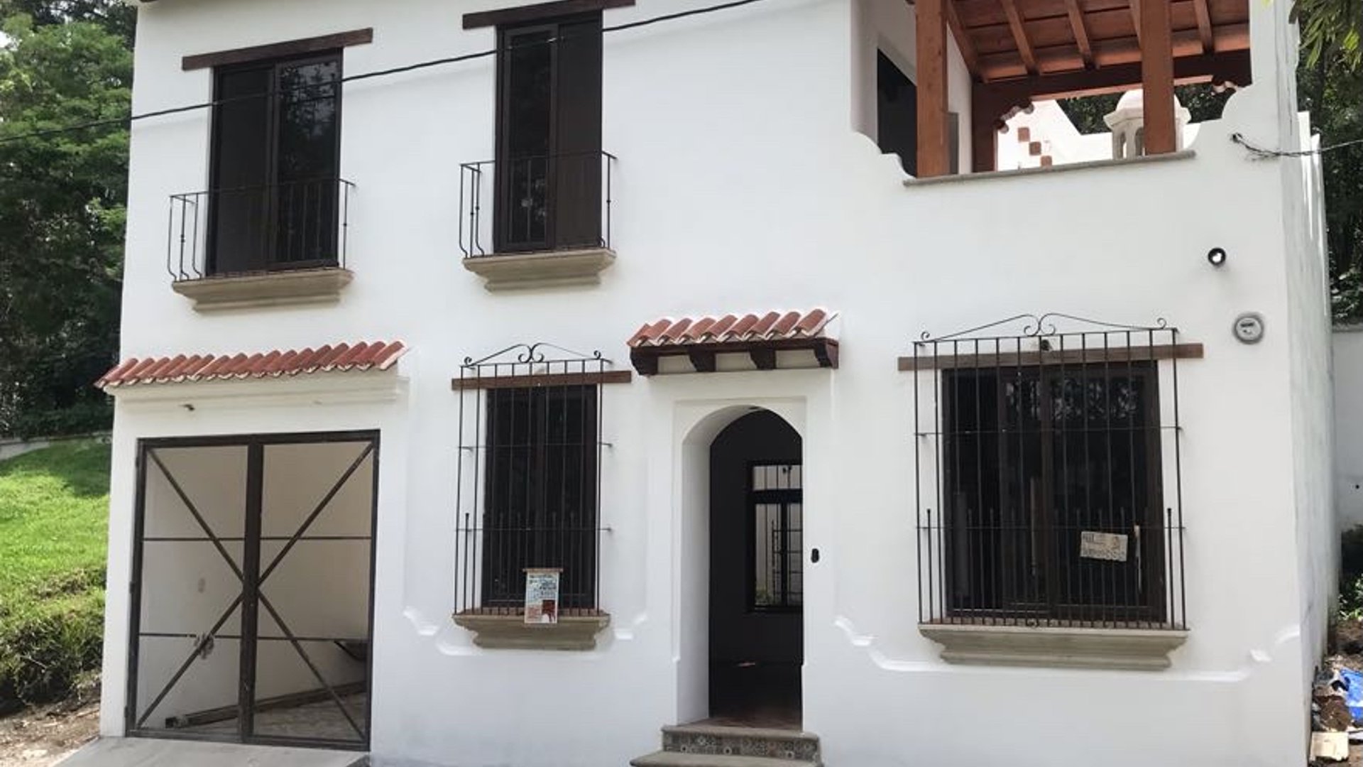 Casa en venta, "CASA ALTA", Ciudad vieja, Antigua Gardens, Sac. - Image 1