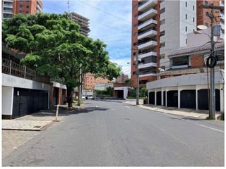 Casa en Venta – Zona 14, 4ª Avenida - Image 1