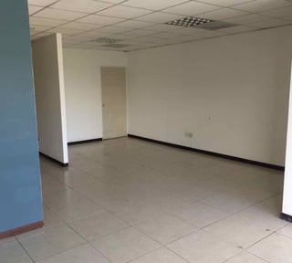 Oficina en renta, 6 ambientes, zona 10