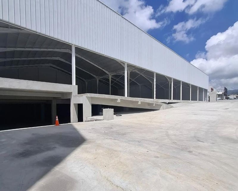 Bodega y Local Comercial en Renta sobre Calzada Roosevelt, Zona 11 | 11,400 m²