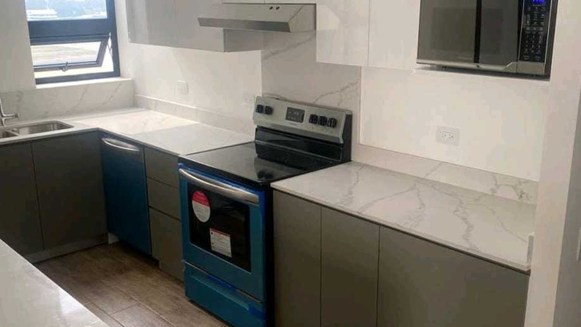 APARTAMENTO EN ALQUILER ????Edificio Aure, Zona 13 - Miniatura 4