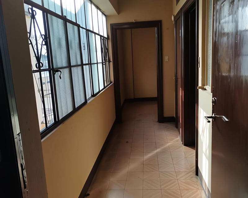 ALQUILER DE OFICINA EN EXCELENTE PUNTO - HELVETIA, ZONA 1