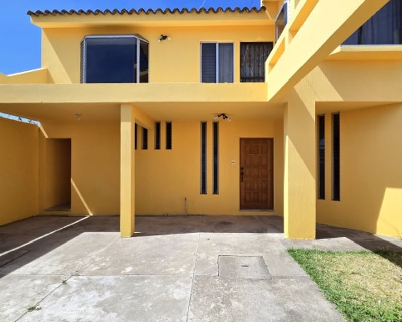 Casa en Venta Pinares de San Cristóbal Zona 8 de Mixco