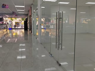LOCAL EN RENTA - CENTRO COMERCIAL LOS CAPITOL ZONA 1 - 2