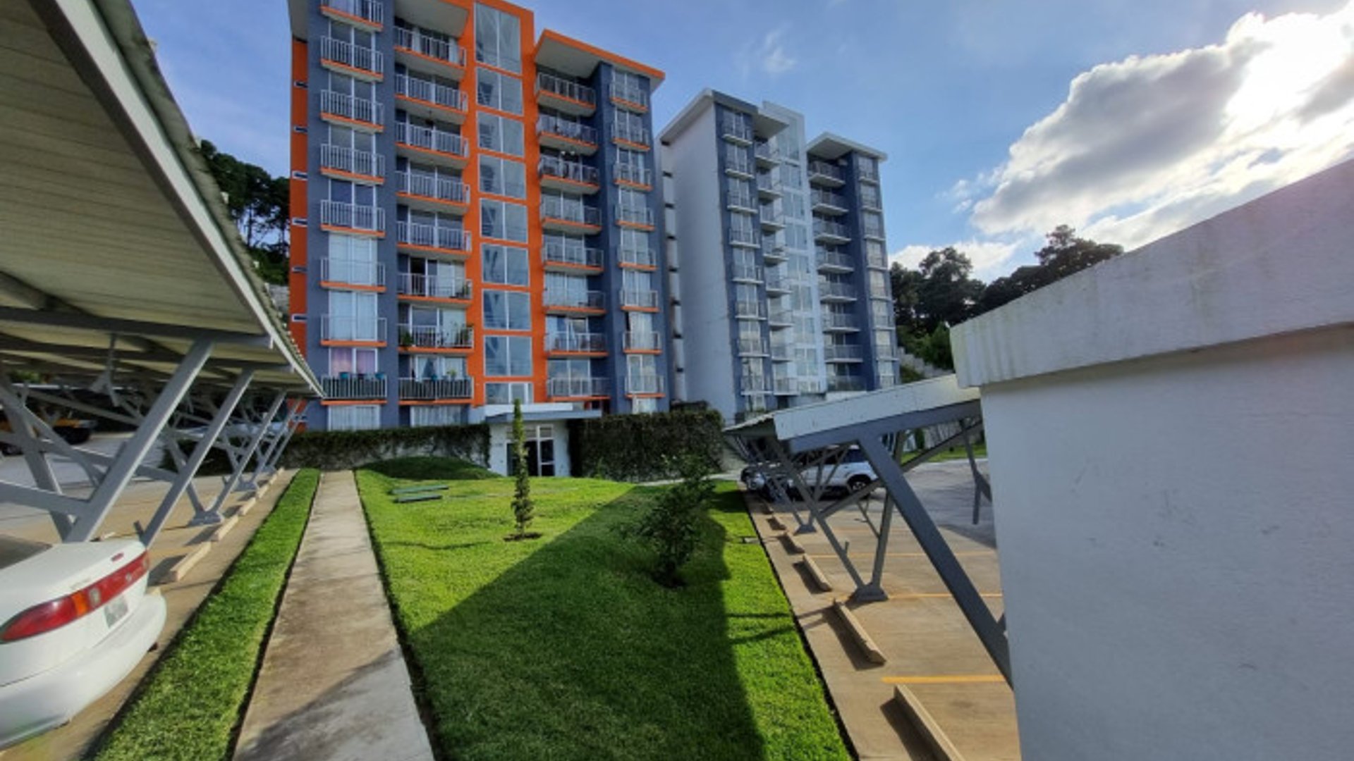 VENTA Apartamento en zona 16 rumbo al Pulté