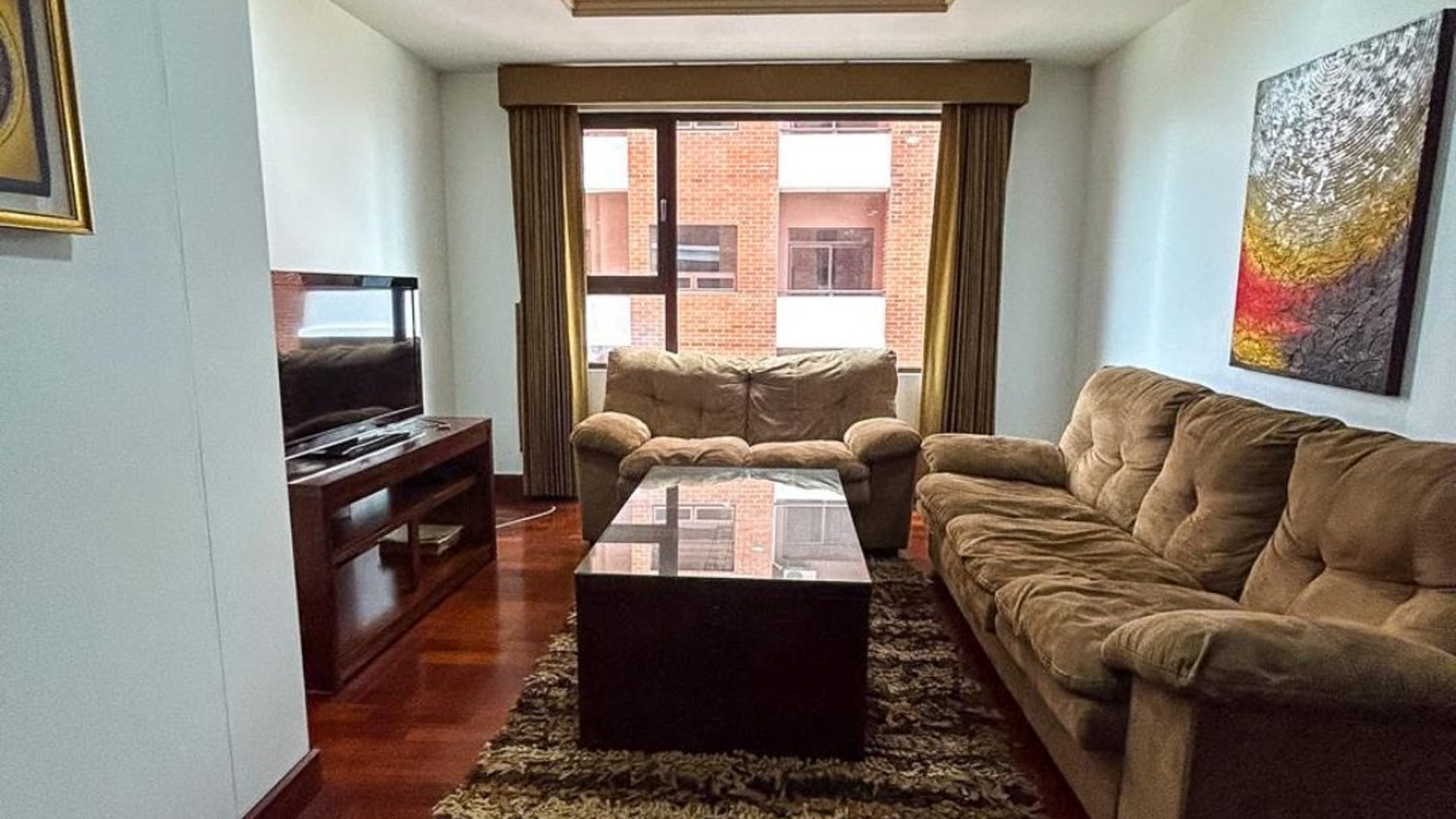 Apartamento de 2 dormitorios amueblado en zona 10