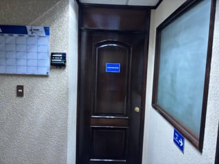 VENTA DE CÉNTRICA OFICINA 168MT2 - CENTRO EMPRESARIAL, ZONA 10 - 3
