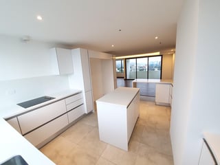 VENDO PENTHOUSE EN ZONA 15 EDIFICIO LIV - 5