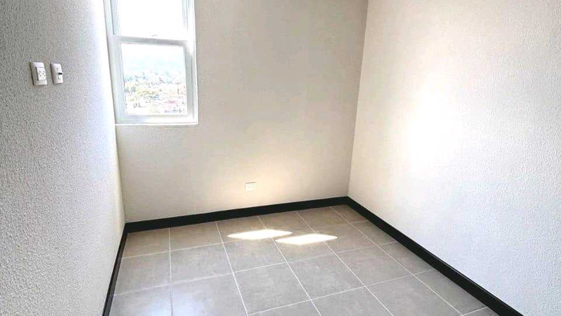 APARTAMENTO EN VENTA / ALQUILER ???? Edificio Esenta, Zona 12 - Miniatura 5