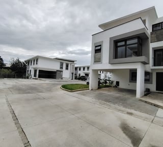 Vendo Casa en Condominio Serena de Arrazola, Fraijanes