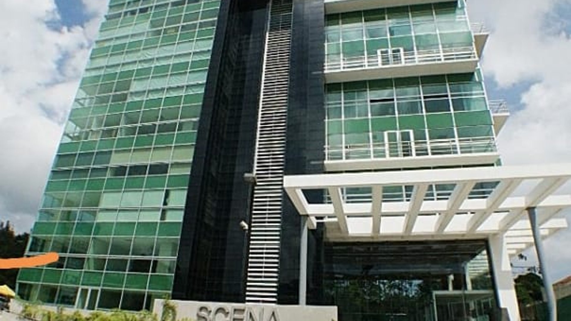 Vendo Lindas y Elegantes Oficinas en Edificio Scena
