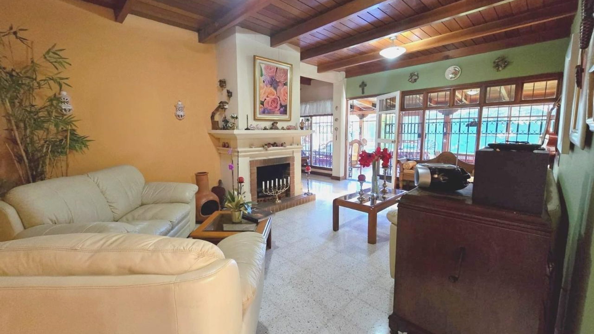 CASA EN VENTA – CARRETERA A EL SALVADOR KM. 16 (FUERA DE GARITA)