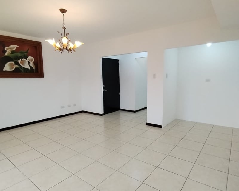Casa en Venta para INVERSIÓN en Zona 16