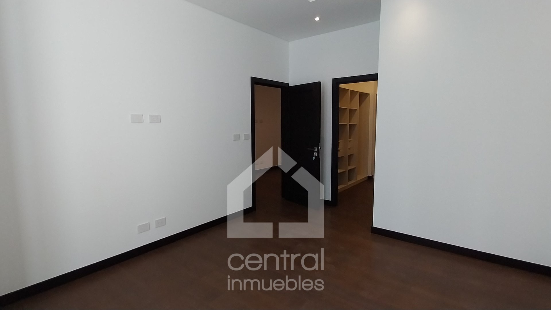 Lujoso Apartamento en Renta con jardín privado en Nogales Cayalá - Miniatura 13