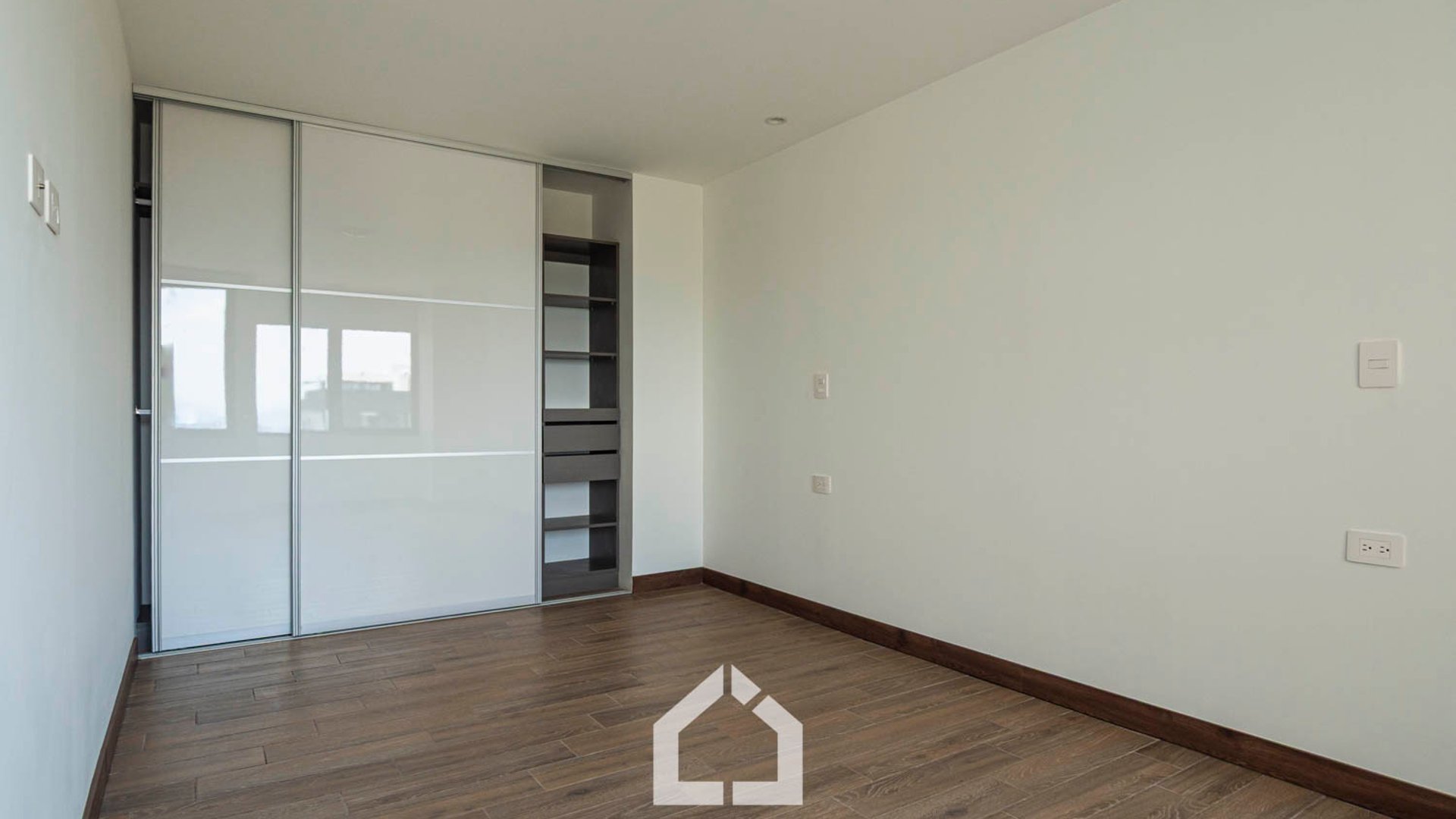 Apartamento de 2 habitaciones en edificio 21B+, zona 15 - Miniatura 10