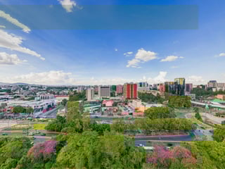 Apartamentos en Planos en la Zona 13 Av. las Americas - Image 9