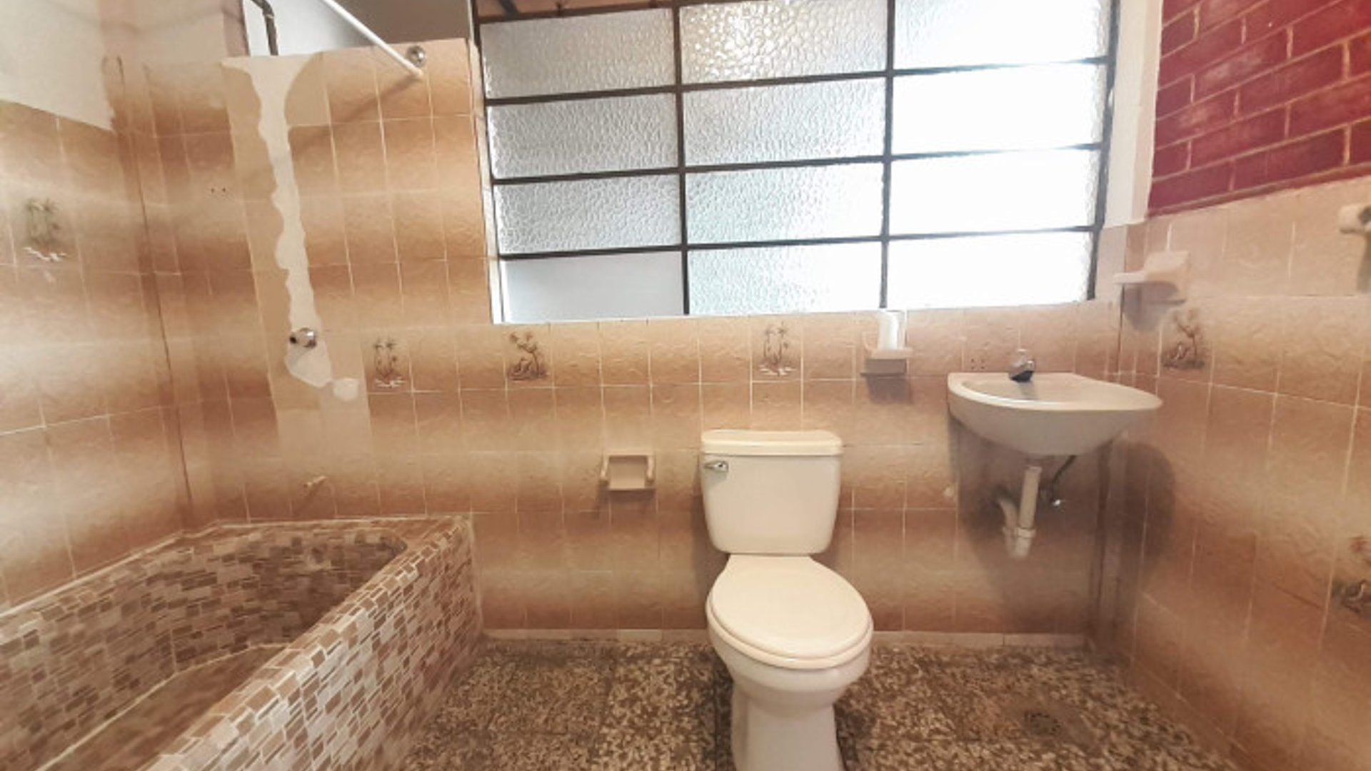 Propiedad En Venta con 4 Apartamentos Zona 3 Mixco - Miniatura 10