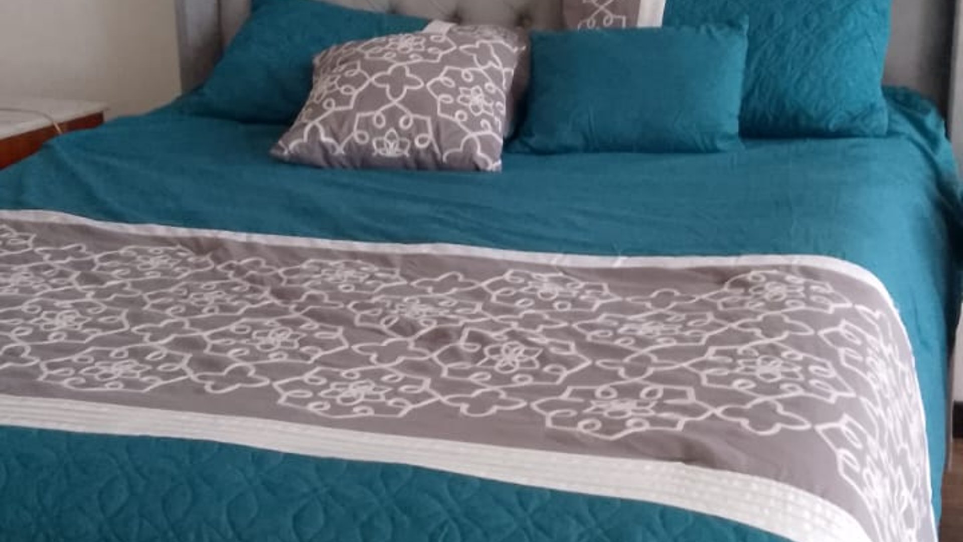 Apartamento amueblado en renta zona 15