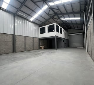 Se Renta Ofibodega Entrada a la Vas por Boca del monte Ref-6053