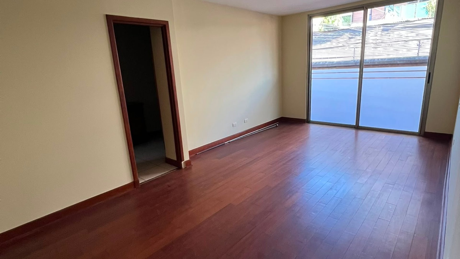 Apartamento en Alquiler Edificio Benevento, zona 14 - Miniatura 15