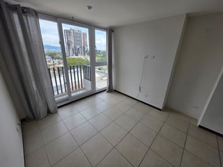 Apartamento en Renta Edificio Parque San Jorge Zona 11 Ref-6050 - 2