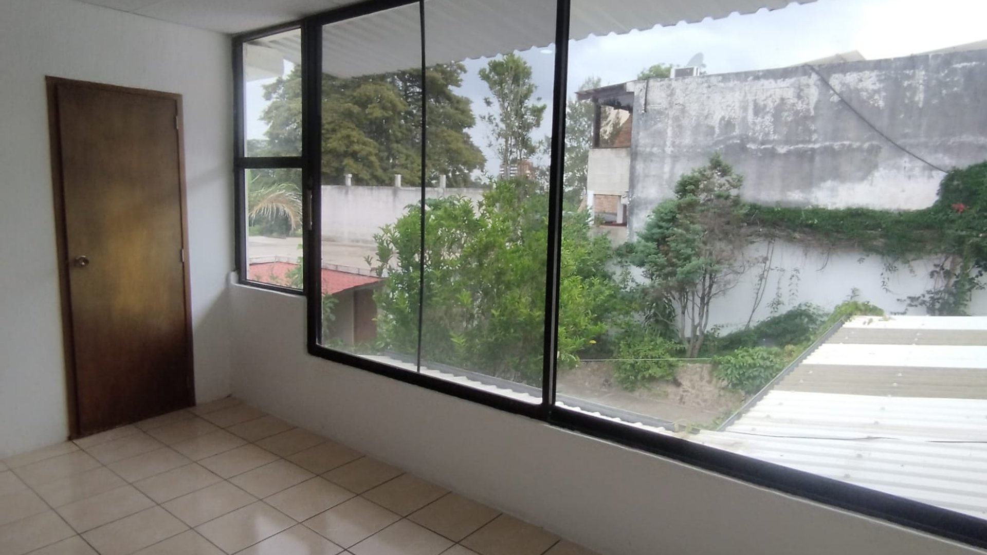 ???? APARTAMENTO EN RENTA – 2 HAB + ESTUDIO | VH3 | ZONA 15 - Image 1