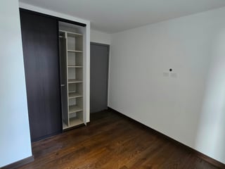 Bello Apartamento En Venta De 1 habitación En Edificio Atarah,Zona 10 - 5